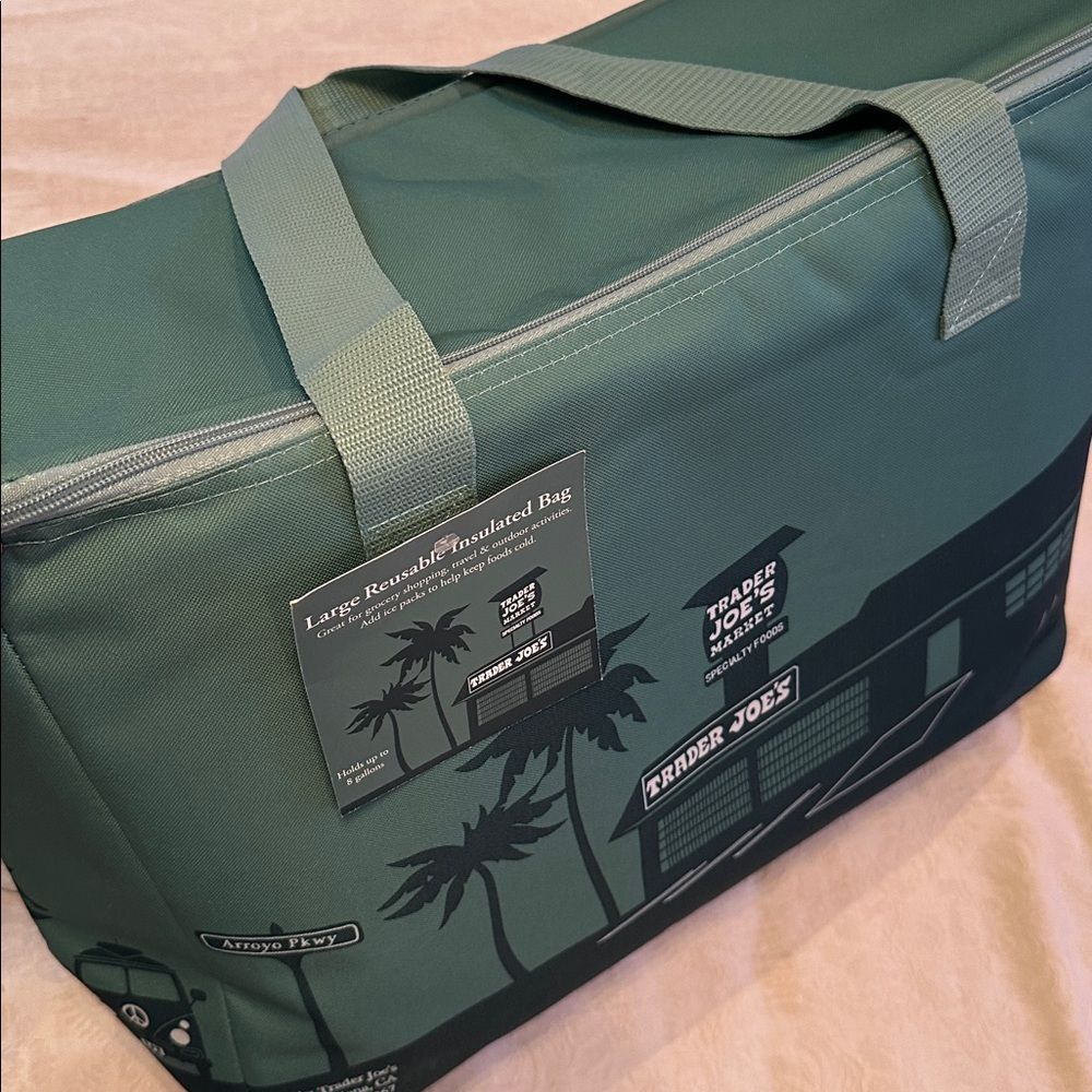 Trader Joe’s Insulated Grocery Bag Limited Edition 8 Gallon Sage Green